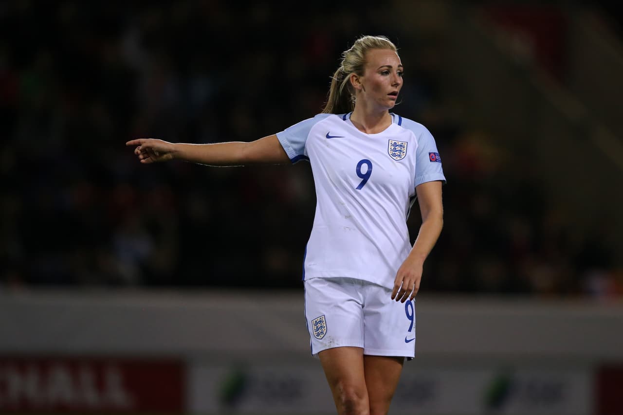 Sus participaciones en la selección de Inglaterra comenzaron con el equipo Sub17.