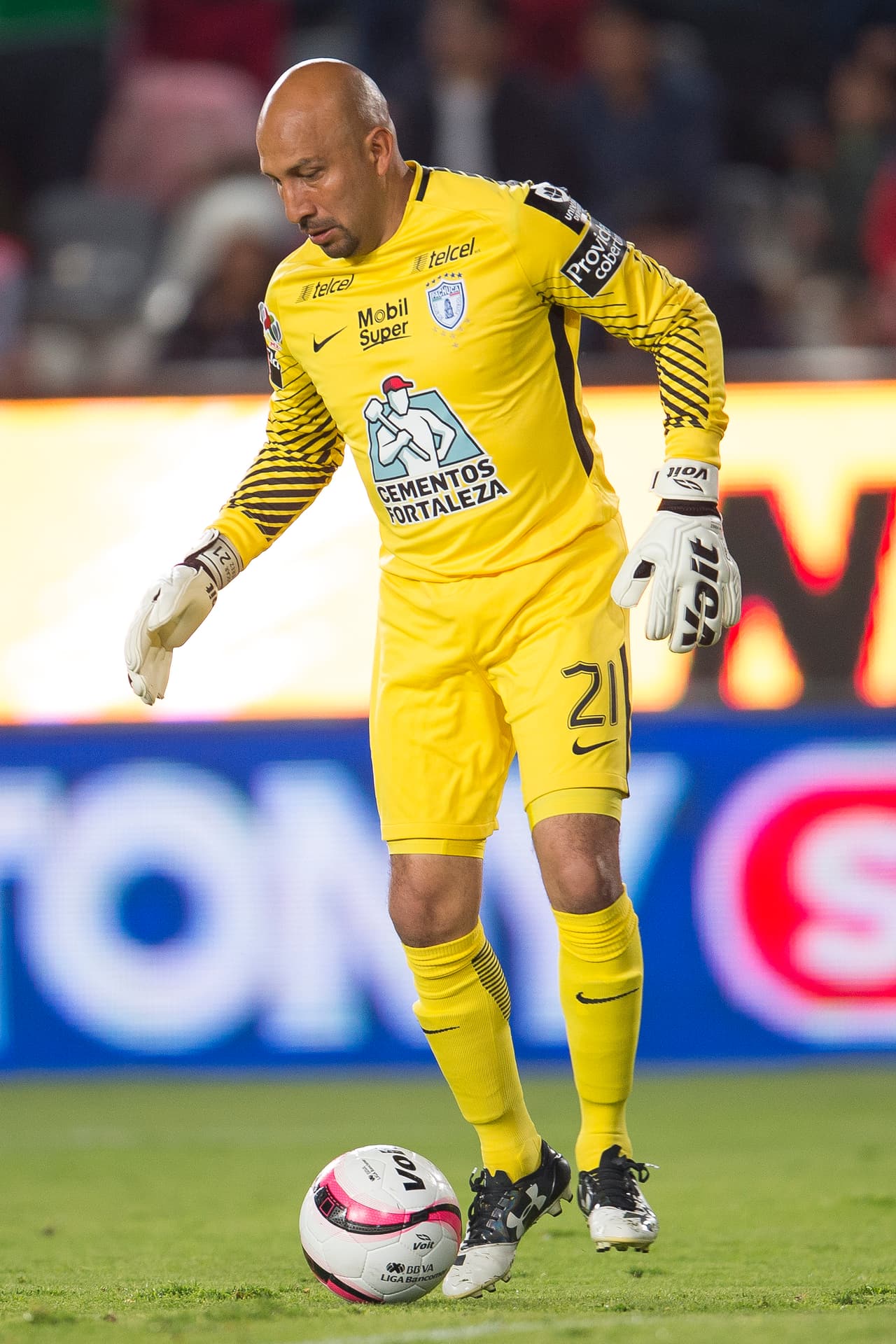 Óscar 'Conejo' Pérez fue víctima el mal paso de su equipo. Si bien tuvo buenas actuaciones, los 8.2 millones que costó sólo generaron 21 puntos totales.