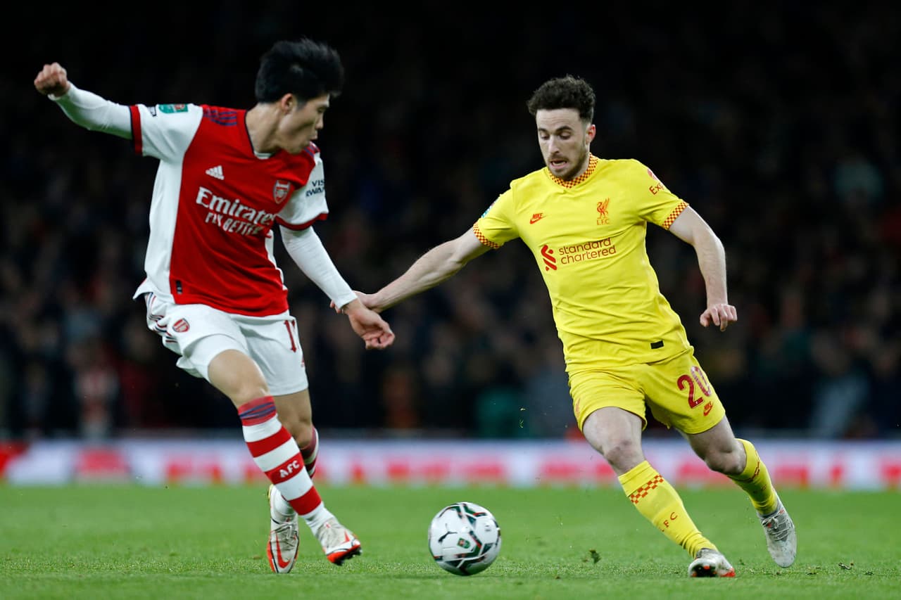 El partido fue ríspido y la afición de los Gunners hacía lo propio, presionando en las gradas.