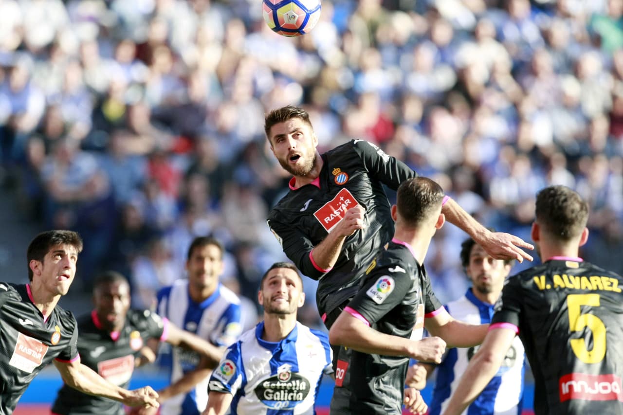 Llegó el pitazo final y el marcador no sufrió más cambios. Tres puntos para el Espanyol, que llegó a 53 en el noveno lugar, y La Coruña se quedó en 32, apenas encima de la zona de descenso en la que se encuentra el Sporting de Gijón, con el Leganés en el medio de ambos.