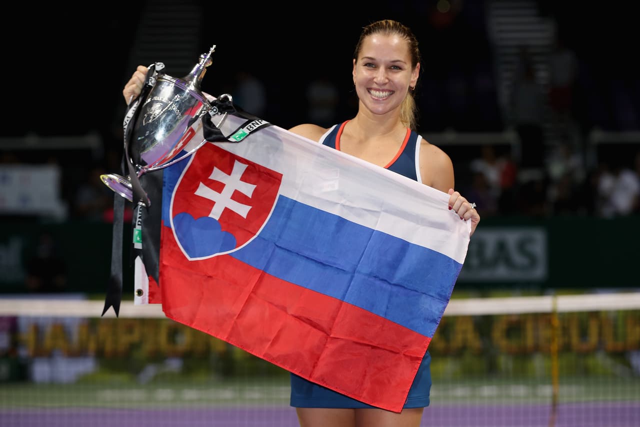 Dominika Cibulkova es una eslovaca de 27 años que se impuso ante la número uno del mundo, la alemana Angelique Kerber, en el Tour Championships, certamen que reunió a las 8 mejores jugadoras del año. Su triunfo la pone como firme competidora en el panorama para la temporada de 2017. Su talento, belleza y carisma darán de qué hablar.