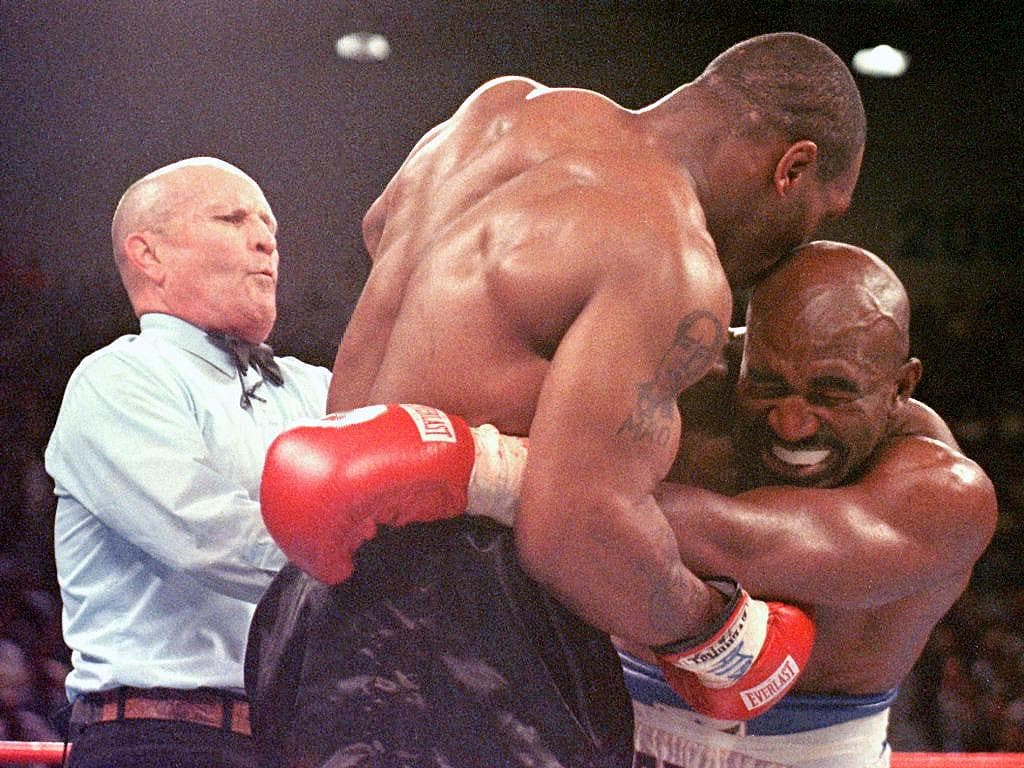 ¿Qué decir de Mike Tyson y Evander Holyfield? Uno de los duelos en los pesados más espectaculares de los noventas.