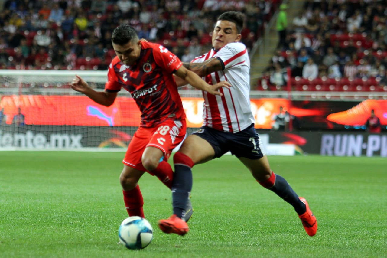 Y de las escasas ocasiones que tuvo el Veracruz, en la recta final, un disparo se estrelló en el travesaño y el portero raúl Gudiño abrió los ojos cuan grandes pudo y respiró hondo.