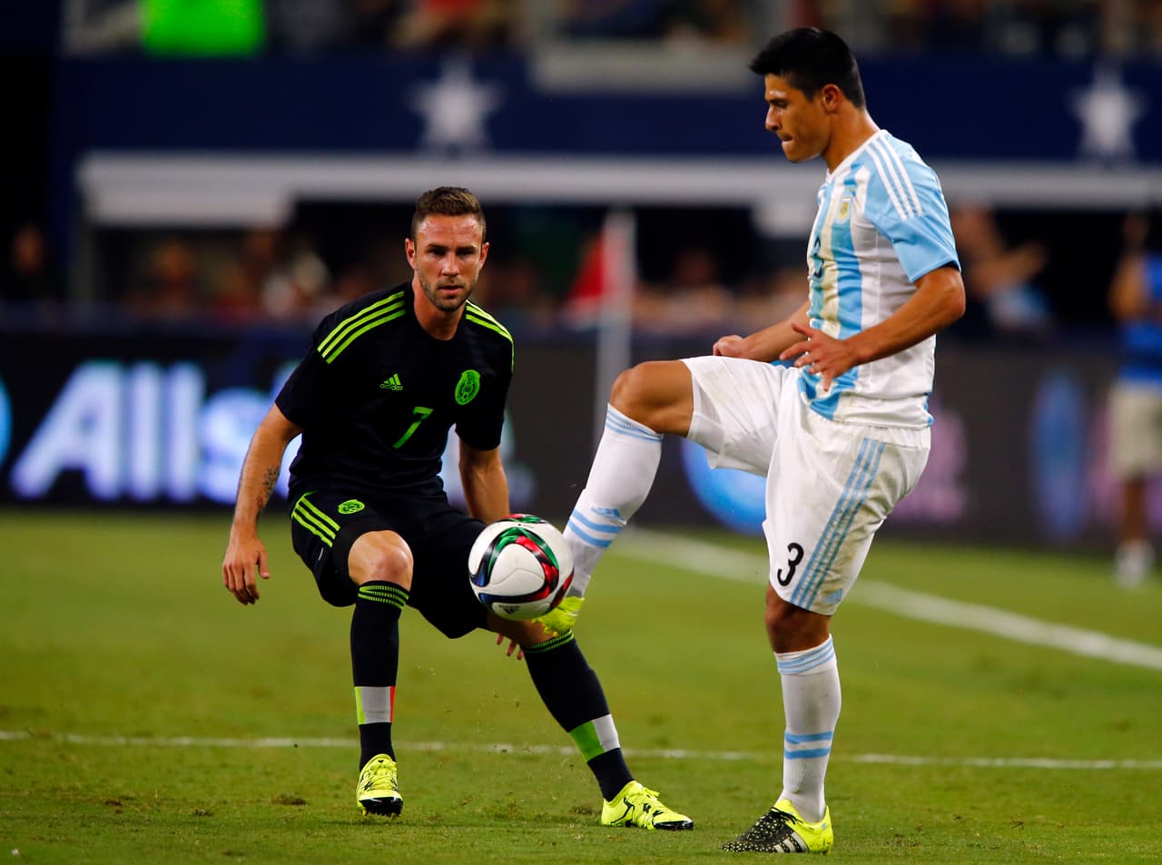 La presión en toda la cancha es uno de los puntos positivos que mostró México, un claro ejemplo fue el esfuerzo realizado ante Argentina. Los Tricolores robaron muchos balones en la salida de los pamperos que acabaron en intentos de ataque.