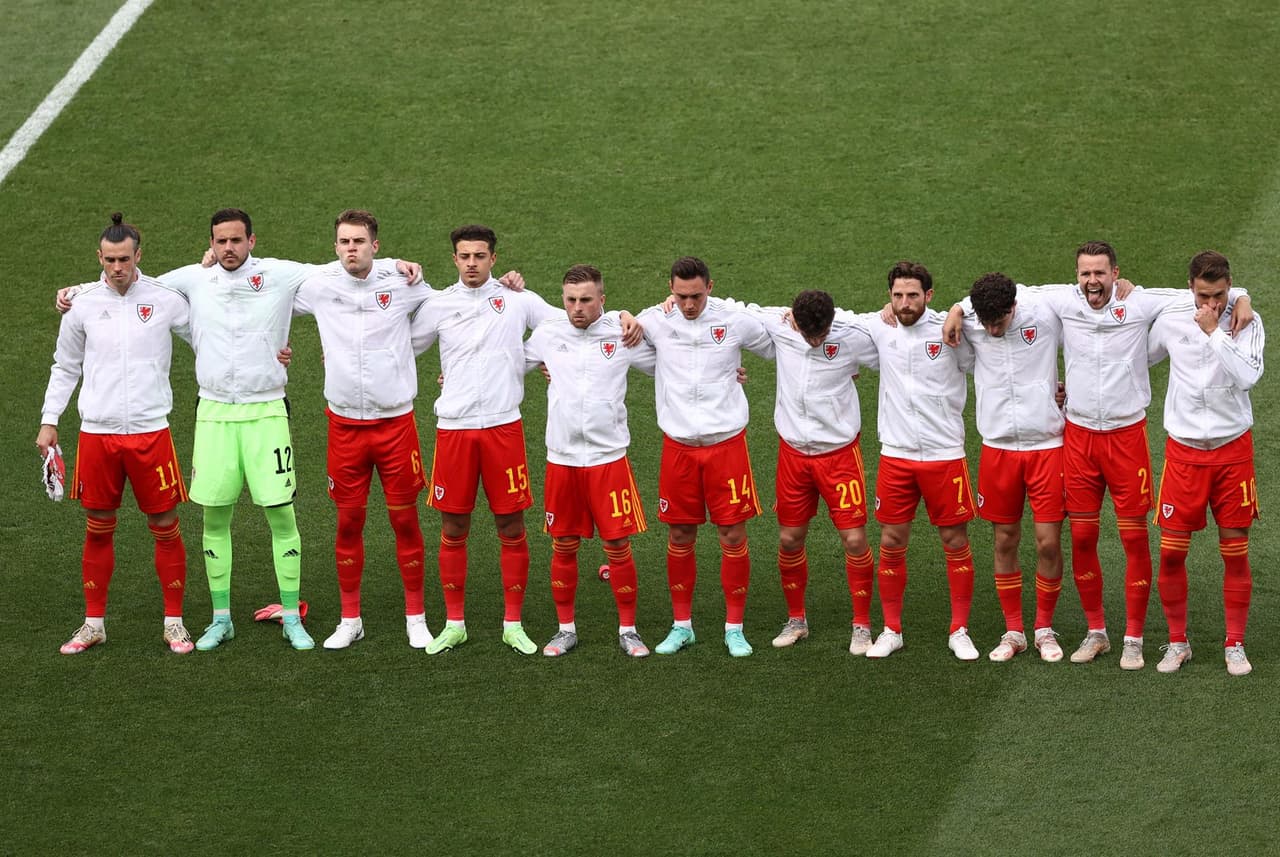 Italia derrota por la mínima a la selección de Gales en la última jornada del Grupo A en la Euro 2020. El único tanto del encuentro fue por parte de Matteo Pessina al minuto 39, lo que hace que la escuadra 'Azzurra' sea el primero de grupo y cumplan 1,000 minutos sin haber perdido un encuentro.
