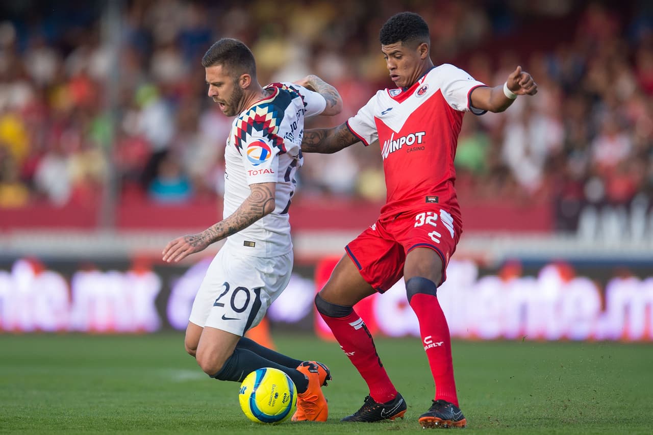 En las primeras de cambio los jugadores de las Águilas sufrían la fortaleza en marca de los locales. El francés Jérémy Ménéz era uno de esos.