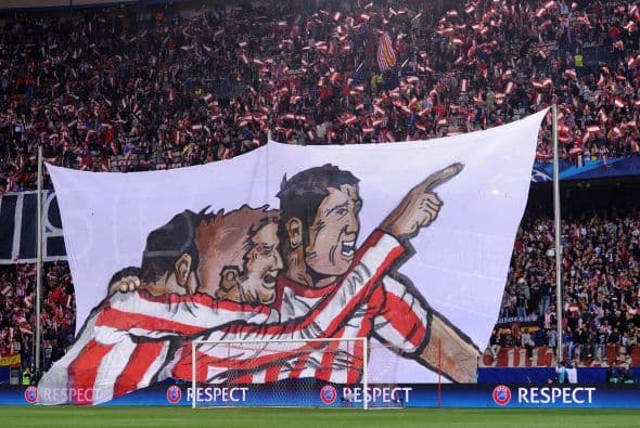 Los fans del Atlético de Madrid desplegaron esta manta durante el encuentro vs. el Milán.