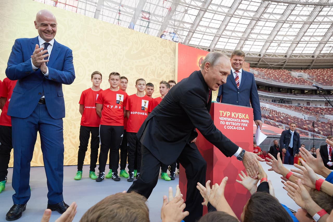 Vladimir Putin se dio tiempo para hacer algunas bromas.