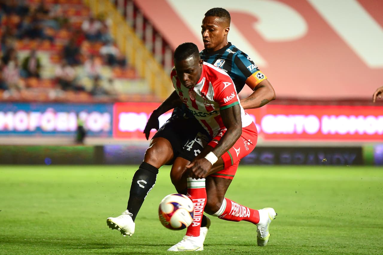 Necaxa y Querétaro no logran romper el 0-0 y se conforman con la división de puntos.