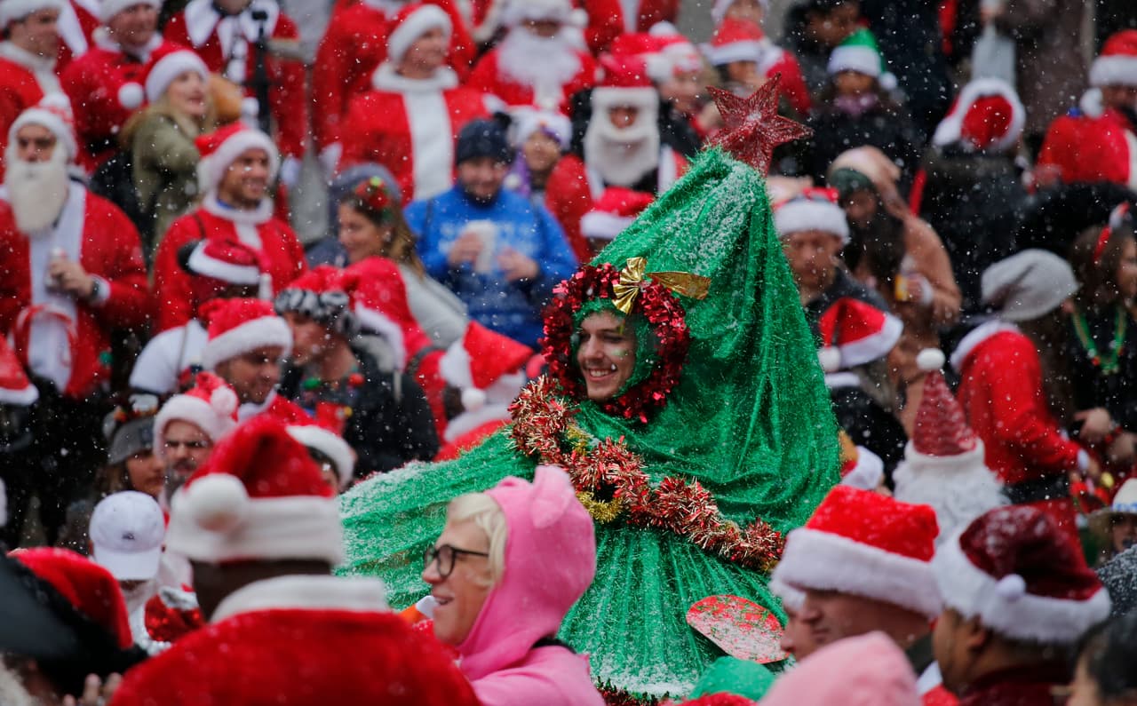 La primera SantaCon fue organizada en 1994 por Rob Schmitt, miembro de la Cacophony Society, una versión menos intensa del Suicide Club.