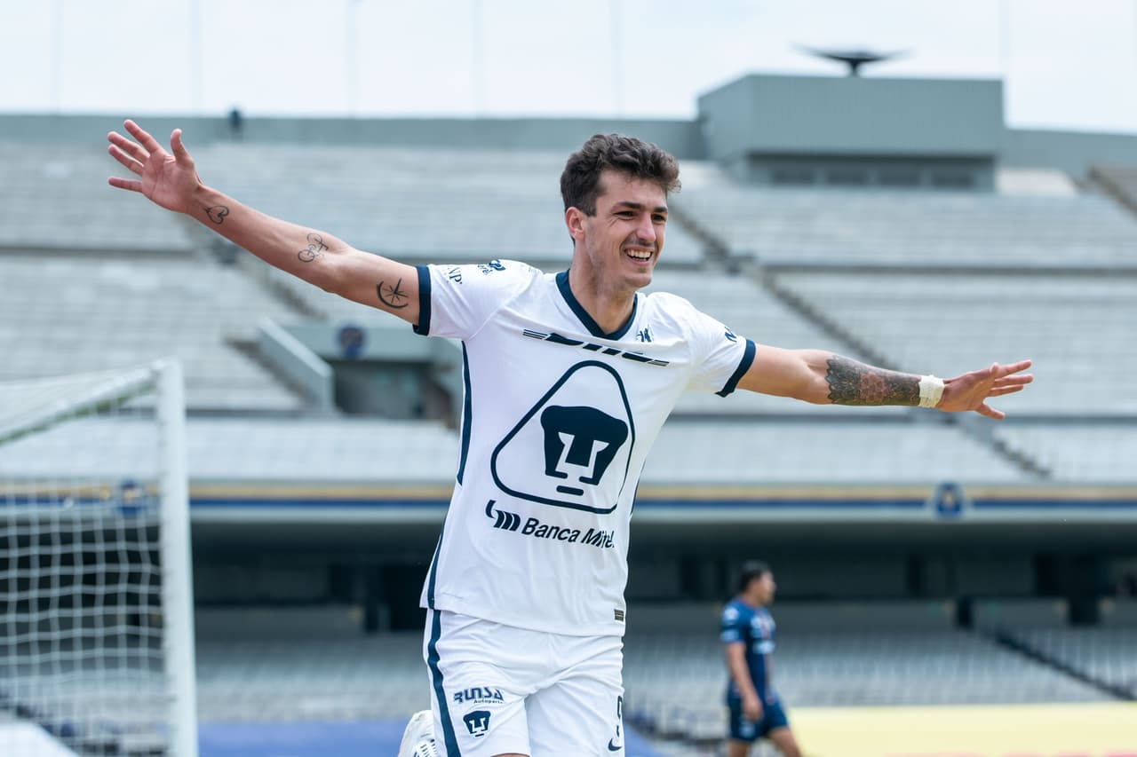 Los Pumas de la UNAM golearon al Atlético San Luis en CU y son líderes de la competición con 22 unidades; los de Guillermo Vázquez son penúltimos con 8 unidades.
