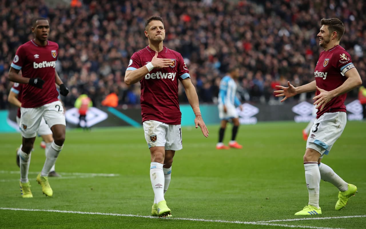 Javier Hernández: en la última jornada el West Ham cayó por 2-0 con Chelsea y el Chicharito jugó solo los primeros 45 minutos. En unos días se cumplirá un mes de la última vez en la que el delantero celebró un gol con los Hammers por lo que el sábado ante el Manchester United lo buscará con ganas.