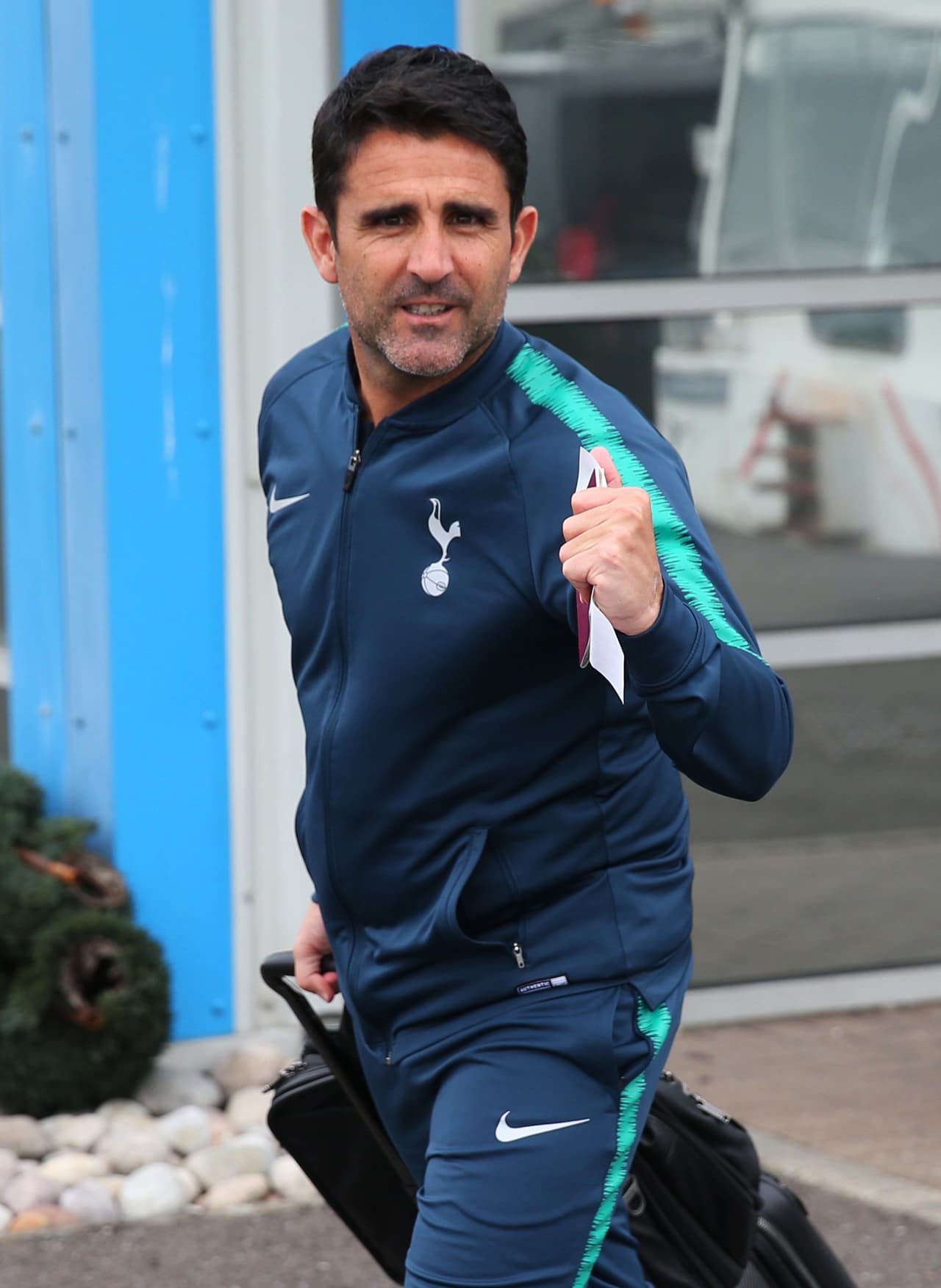 Los Spurs iniciaron su viaje a Madrid este miércoles con la ilusión de conseguir su primera corona de Champions League. La gran novedad en la lista de convocados es el goleador Harry Kane, quien se perdió por lesión los últimos duelos del equipo.