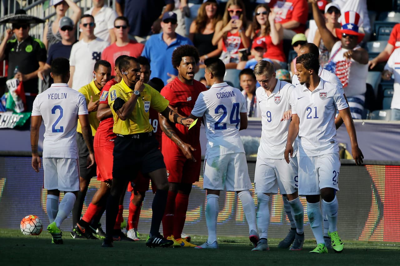 El juego entre ambos equipos fue intenso y mucho más porque en esta instancia Panamá quería recuperar algo al menos subiéndose al podio.