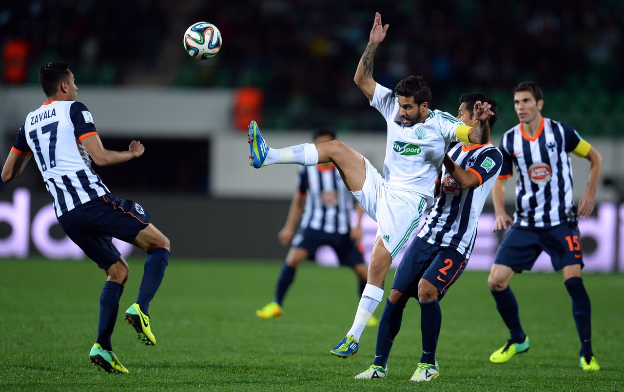 El marroquí Raja Casablanca venció 2-1 a Monterrey en cuartos de final, con lo que de nuevo se vio sorprendido el representante de Concacaf, esta vez en la edición de 2013.