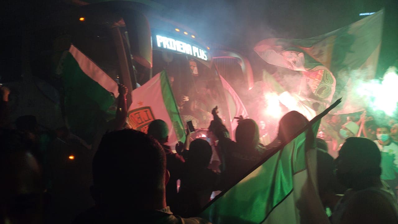 Así festejaron en León el pase a la Final del Guard1anes 2020 | La afición no se midió en la celebración tras la victoria sobre las Chivas. ¿Será que ya esperan al Cruz Azul en la Final?