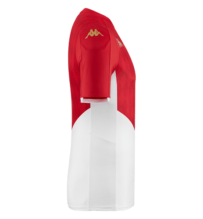 Como a final de los años 90's e inicio de milenio, con Thierry Henry, David Trezeguet, Ludovic Giuly, entre otros, el A.S. Mónaco volverá a vestir con prendas confeccionadas por la marca italiana Kappa. La playera cuenta con unos rombos en un rojo más oscuro y detalles dorados que le dan mucha elegancia a una prenda nostálgica para pasar la página de una temporada complicada en la que lucharon por la permanencia.