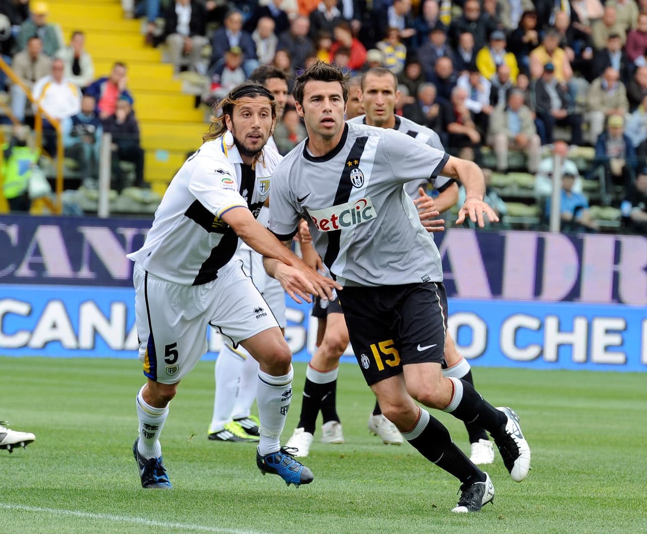 A partir del 2011 los caminos de Zaccardo y de Barzagli se bifurcaron, pues uno se fue al Parma y otro a la Juventus.