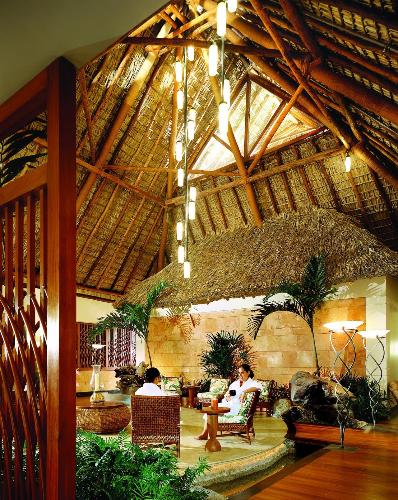 Nada mejor para relajarse, el spa del Princess Mundo Imperial te ofrece una experiencia única.