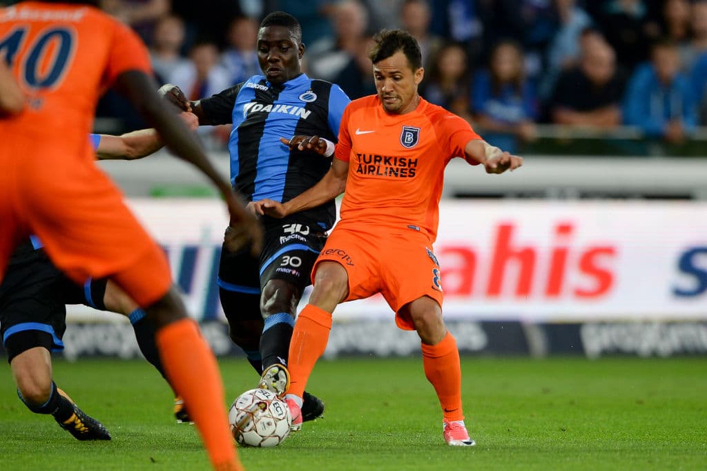 El Aston Villa hace oficial el fichaje de Marvelous Nakamba por 11 millones de euros procedente del Club Brugge. El mediocampista ha firmado un contrato por 5 años con el club inglés.
