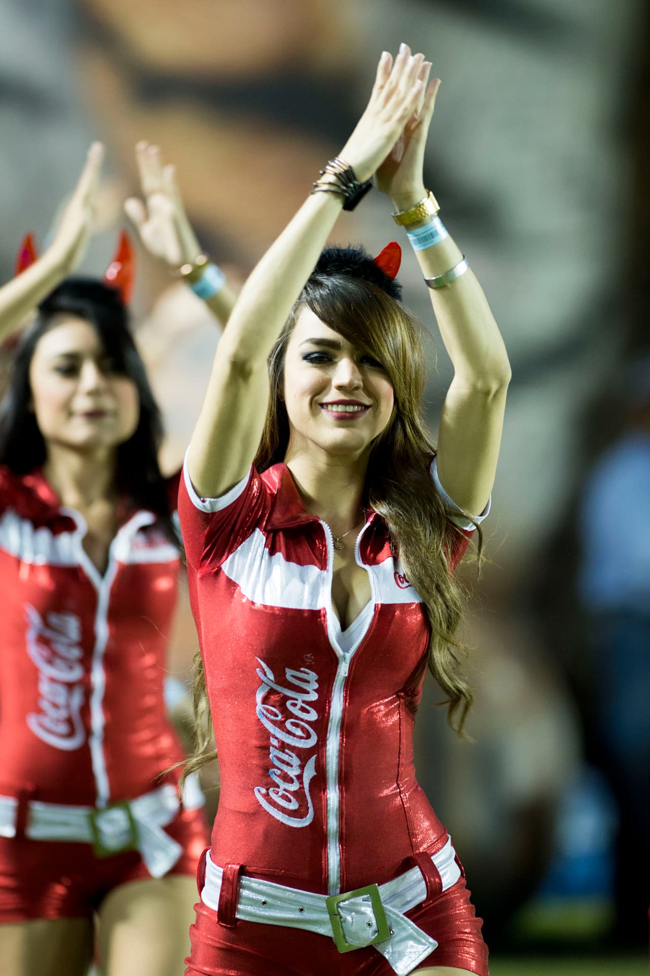 La belleza de las porristas en la fecha 15