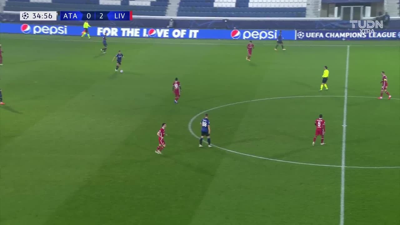 ¡TIRO ATAJADO! disparo por Sadio Mané.