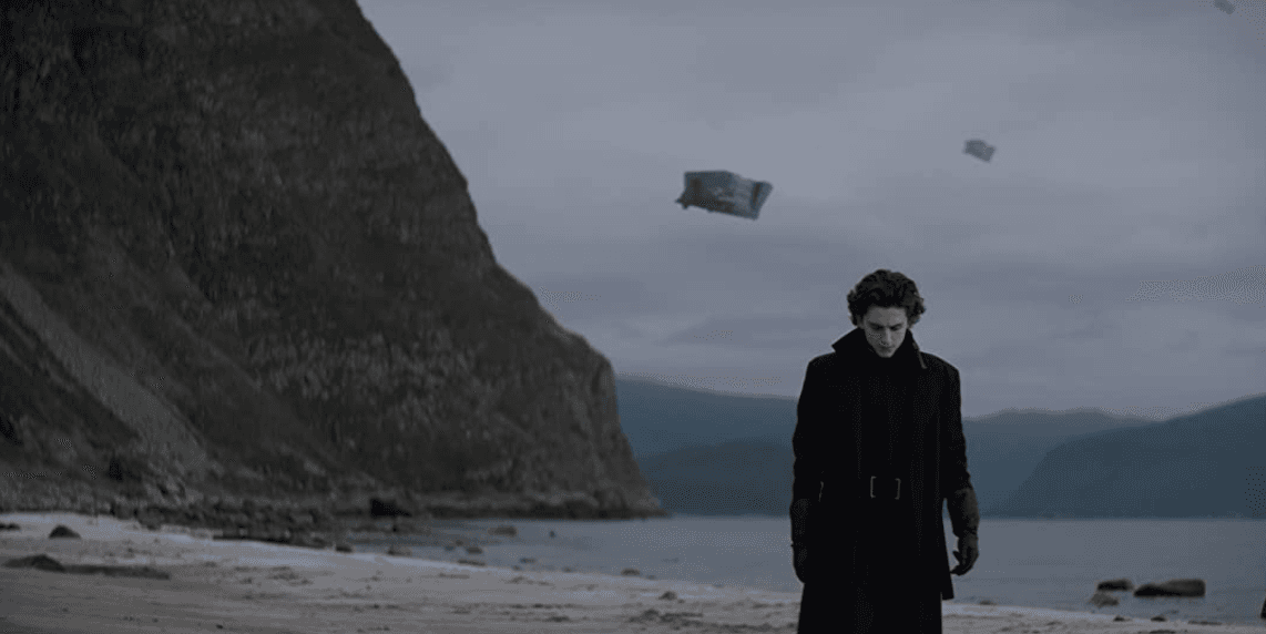 Este remake de la novela Dune, contará con un reparto increíble: Timothée Chalamet, Javier Bardem, Oscar Isaac, Zendaya, Jason Momoa, Rebecca Ferguson y Josh Brolin. Esta cinta es dirigida por Denis Villeneuve y escrita por Eric Roth.