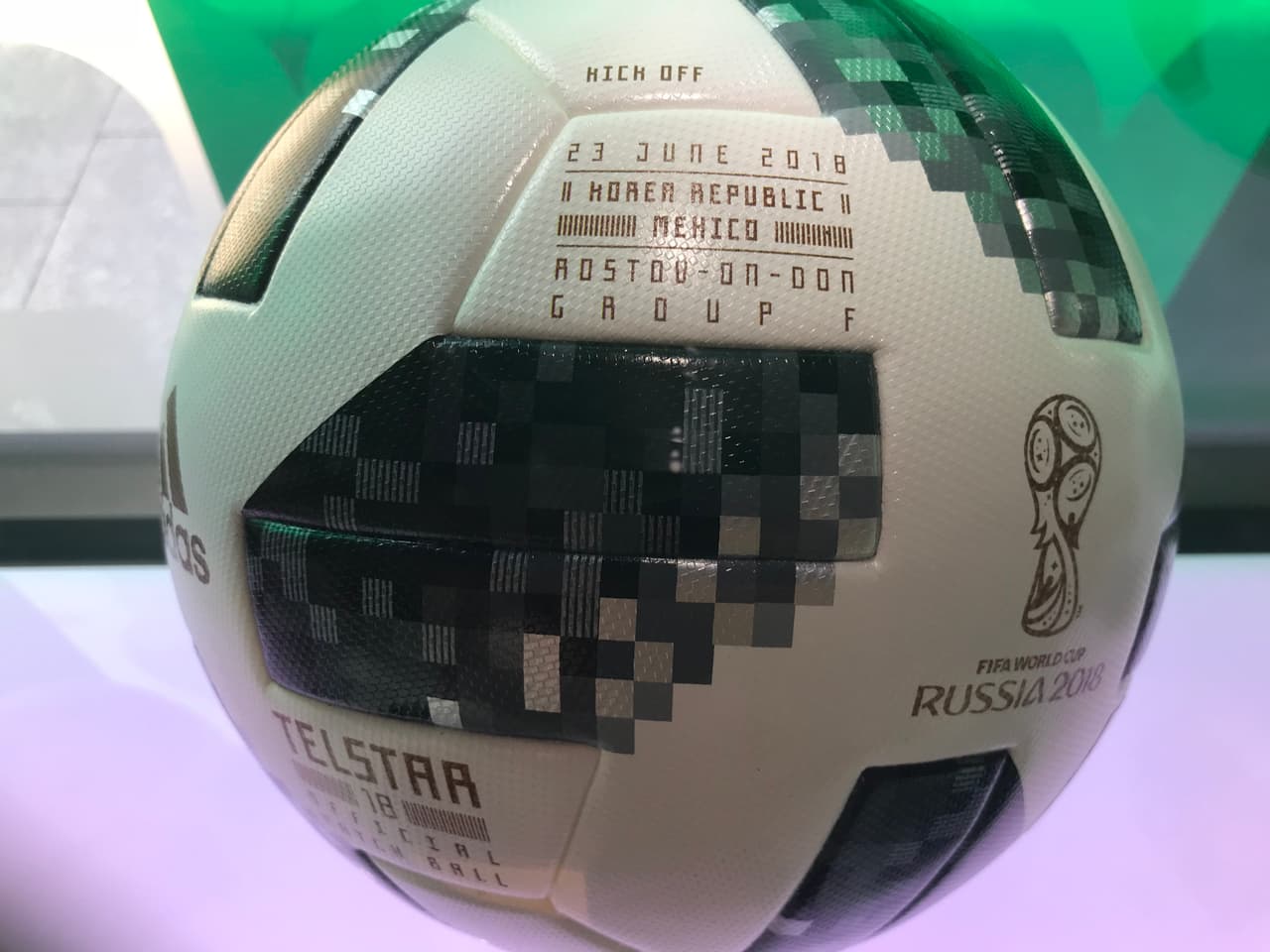 El esférico del duelo en Rostov donde el Tri confirmó el buen inicio en Rusia 2018 está a la vista de todos los aficionados.