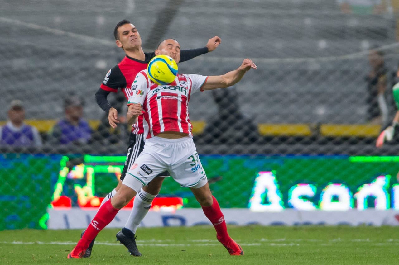 Luego fue Carlos González quien perdonó, pero esta vez en el arco de los locales. Necaxa emparejaba el moral al minuto 22.