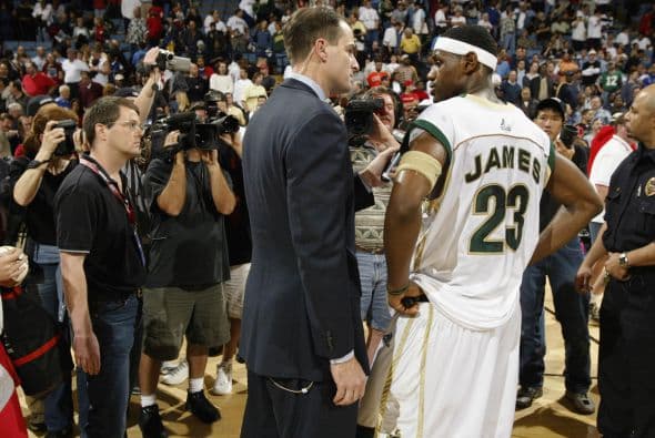 Los siguientes 3 años que LeBron jugó para los Irish de Akron que lo elevaron a la fama nacional por sus extraordinarias actuaciones. Su nivel inigualable llevó a que fuera nombrado 3 años consecutivos "Mr. Basketball" de Ohio, seleccionado 3 veces seguidas también por USA Today en el primer quinteto del All-USA (fue el primer sophomore en conseguirlo) y condecorado como Gatorade National Boys Jugador del Año en 2001-02. Todo esto gracias a los 3 campeonatos estatales obtenidos y el McDonald's All-American Game, el EA Sports Roundball Classic y el Jordan Capital Classic. Indudablemente fue escogido MVP en diversas oportunidades.