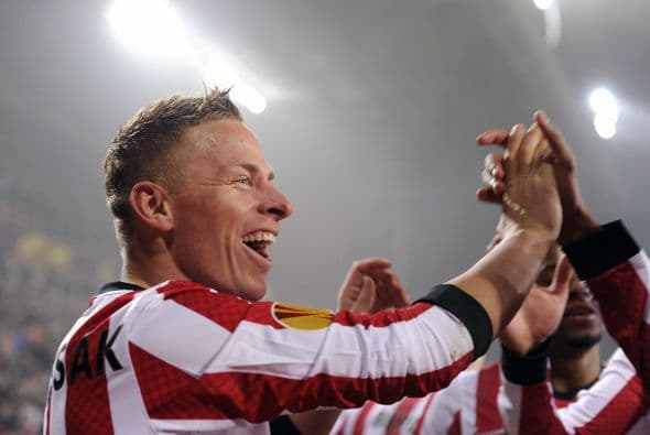 La visita se puso en ventaja, pero el atacante Balázs Dzsudzsák puso el 1-1 para los holandeses.