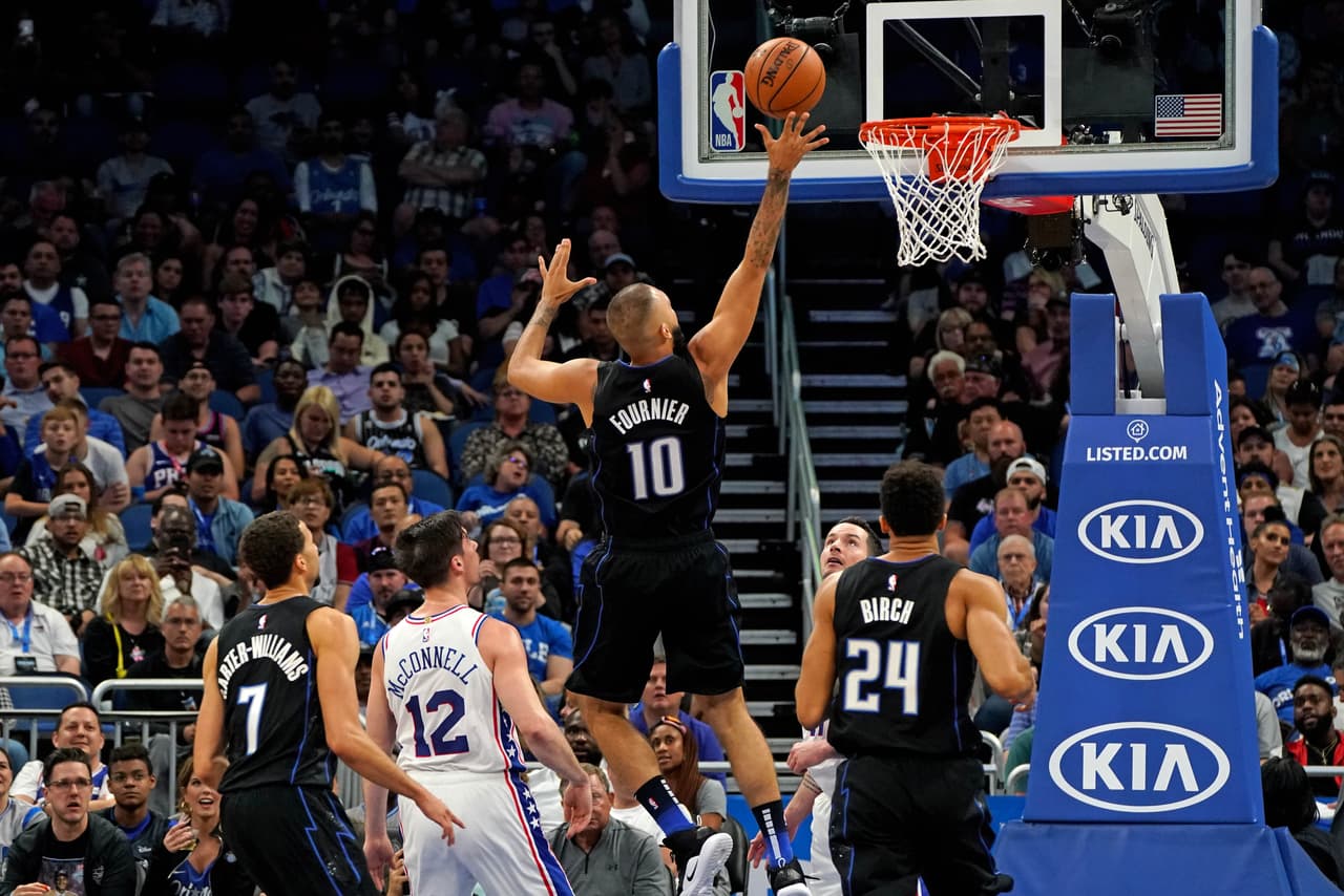 Una jornada breve pero sustanciosa tuvimos esta noche en la NBA con cuatro interesantes partidos, cada uno de ellos dio bastante de qué hablar.
