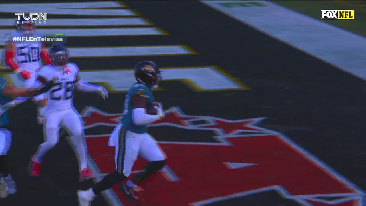 ¡Tercer pase de TD de Lawrence sobre los Titans!