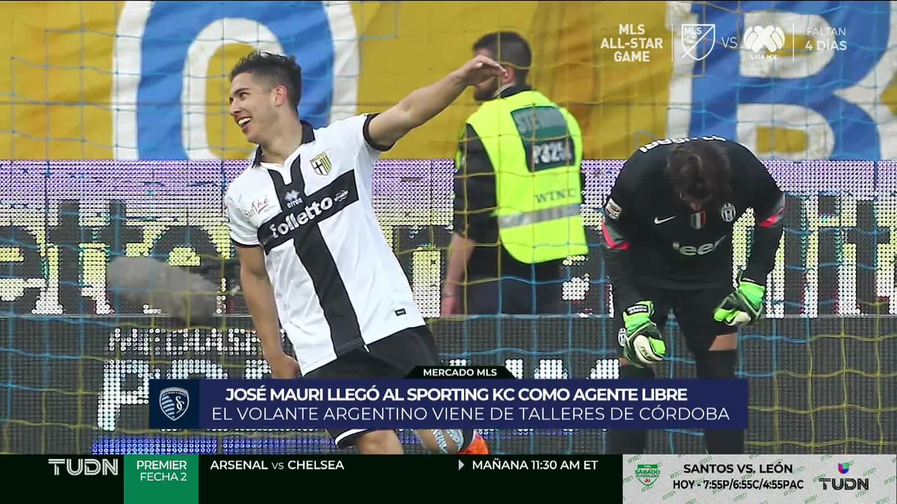 Arranca el partido y la pelota está en juego.