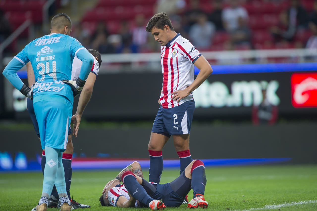 <b>Lo peor: </b>el error del guardameta rojiblanco, Miguel Jiménez, fue clave en la derrota del Guadalajara ante el Pachuca.