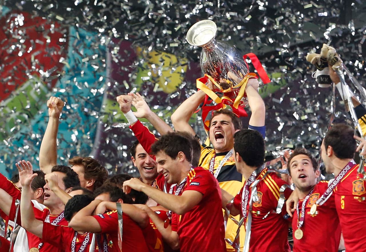 Iker Casillas y su gran ‘romance’ con la Eurocopa | El retirado cancerbero español logró números extraordinarios defendiendo los colores de su selección en la Eurocopa de la UEFA.