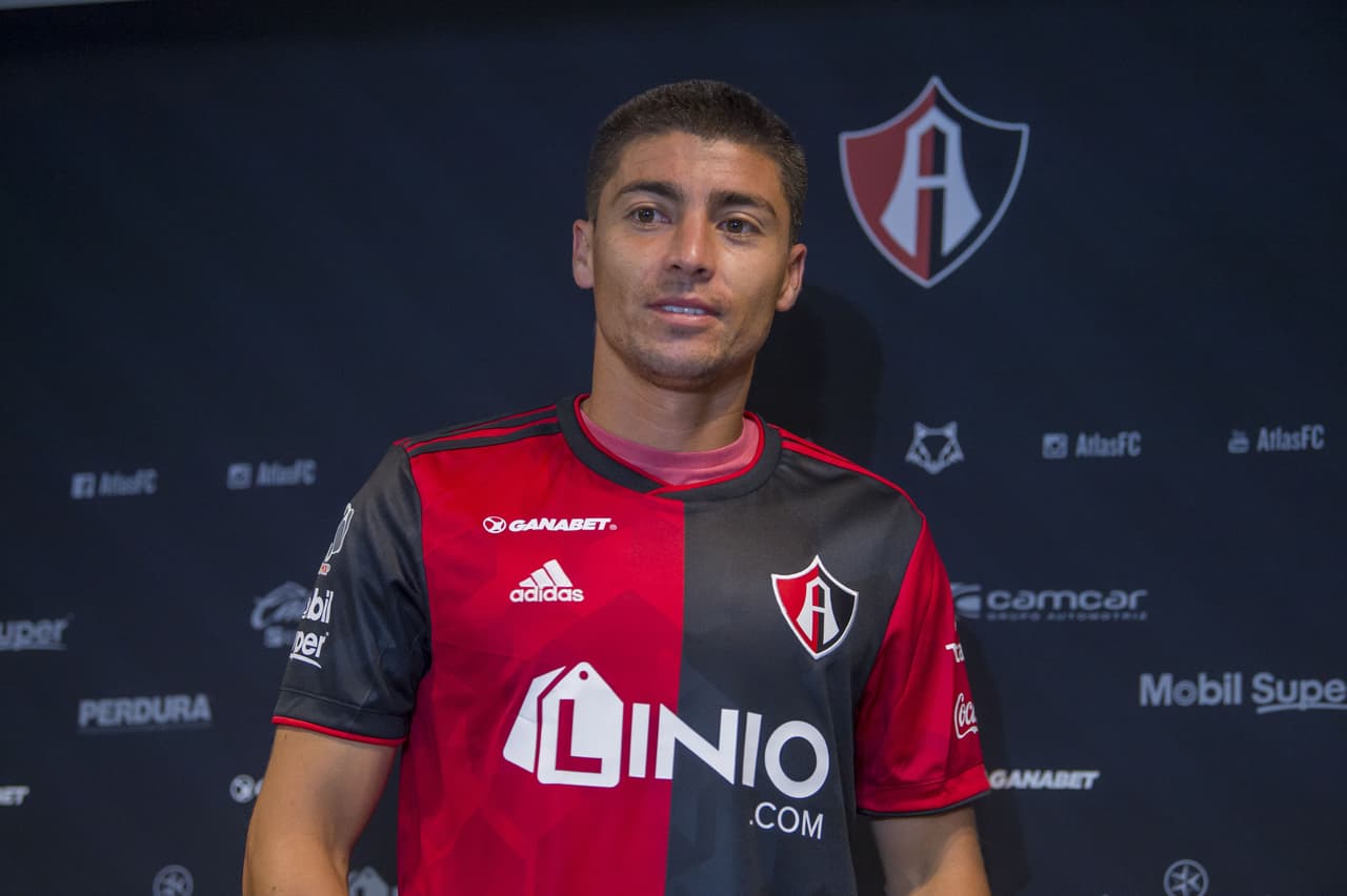 El volante ya tuvo su primera jornada de trabajo con el equipo que buscó sus servicios tras la lesión de Lorenzo Reyes, que estará al menos seis meses fuera de las canchas.