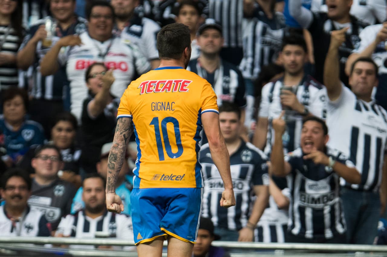 Está por encima de Humberto Suazo que hizo 102 tantos y Rogelio Funes Mori que a la fecha suma 83 goles.