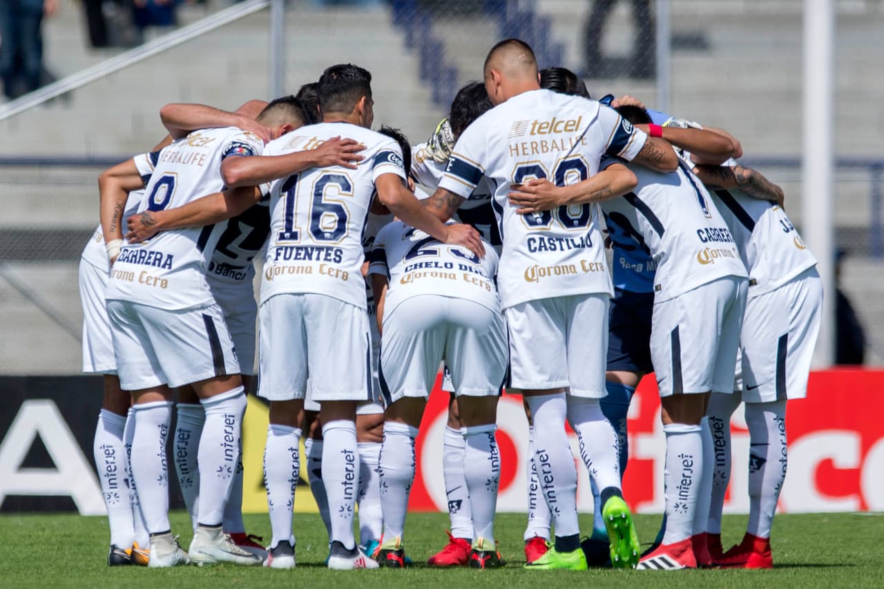 Saldivar; Van Rankin, Arribas, Quintana, Fuentes; Díaz, Cabrera; Barrera, Alustiza, Gallardo; Castillo, fueron los once que sacó Pumas.