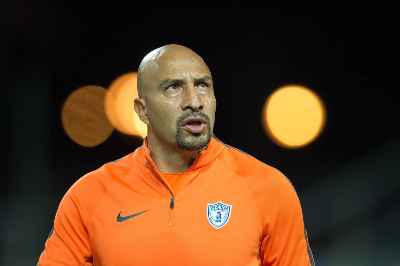 Sin Óscar 'El Conejo' Pérez, Pachuca alineó a Alfonso Blanco, Raúl López, Omar González, Óscar Murillo, Emmanuel García, Jorge Hernández, Erick Aguirre, Stefan Medina, Jonathan Urretaviscaya, Irving Lozano y Franco Jara.