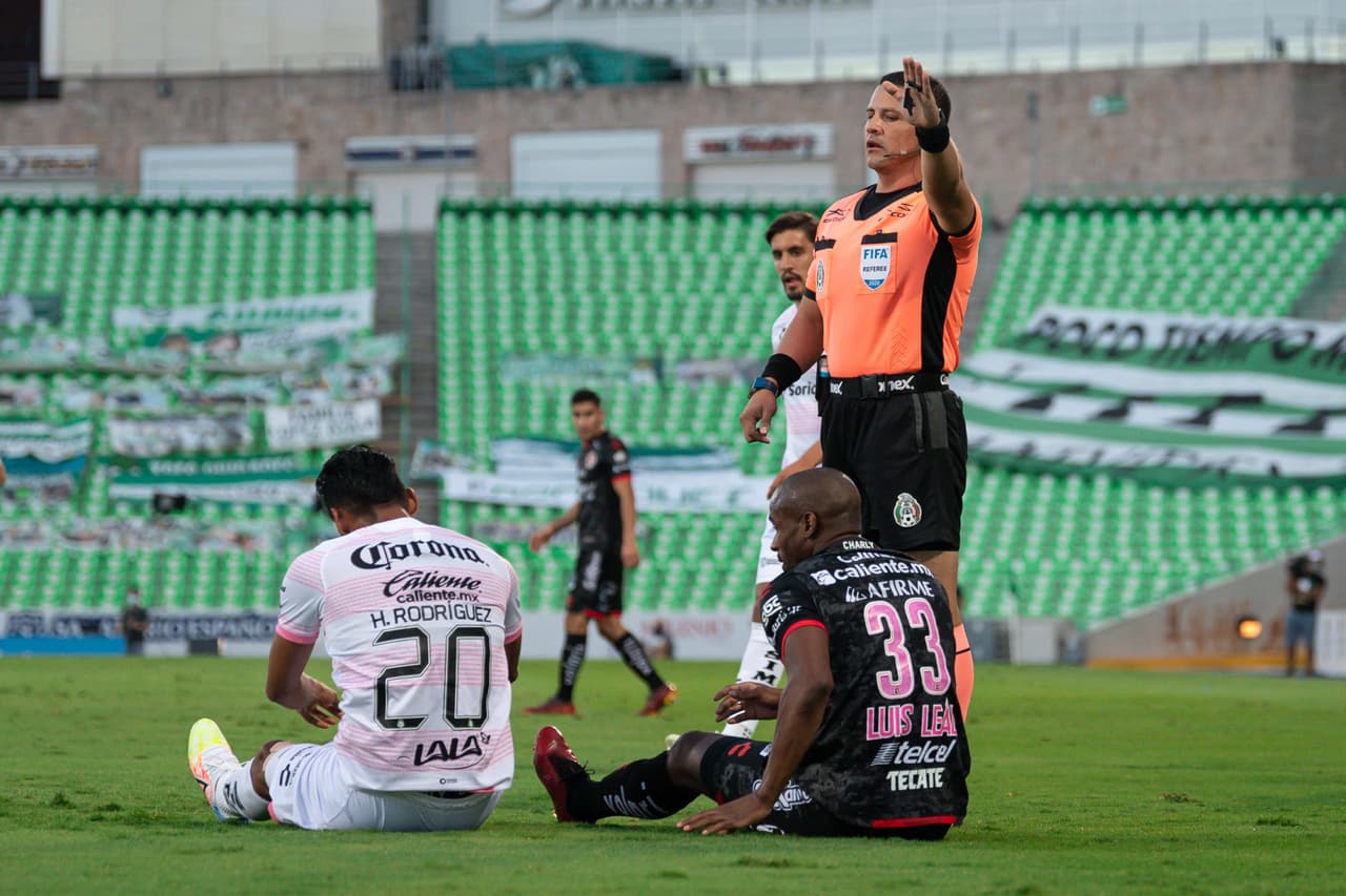 Con goles de Gael Sandoal y autogol de Vladimir Loroña santos vence y complica la clasificación de Xolos.