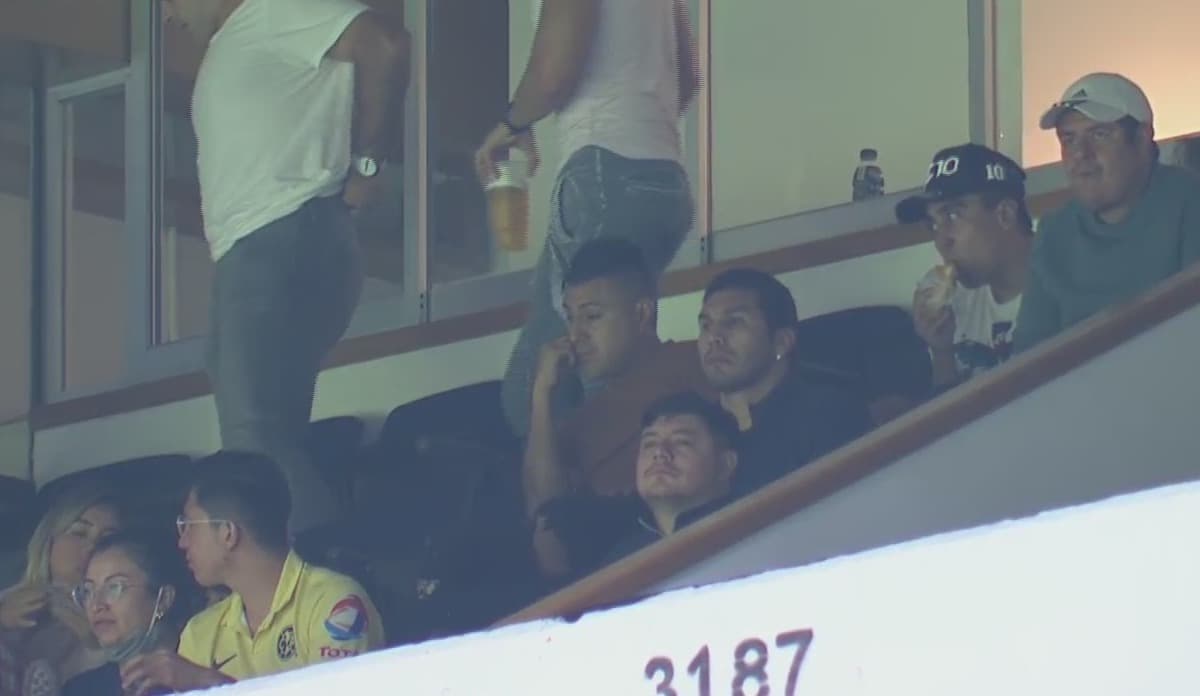 Salvador Cabañas se presenta en el Azteca para el juego ante Santos