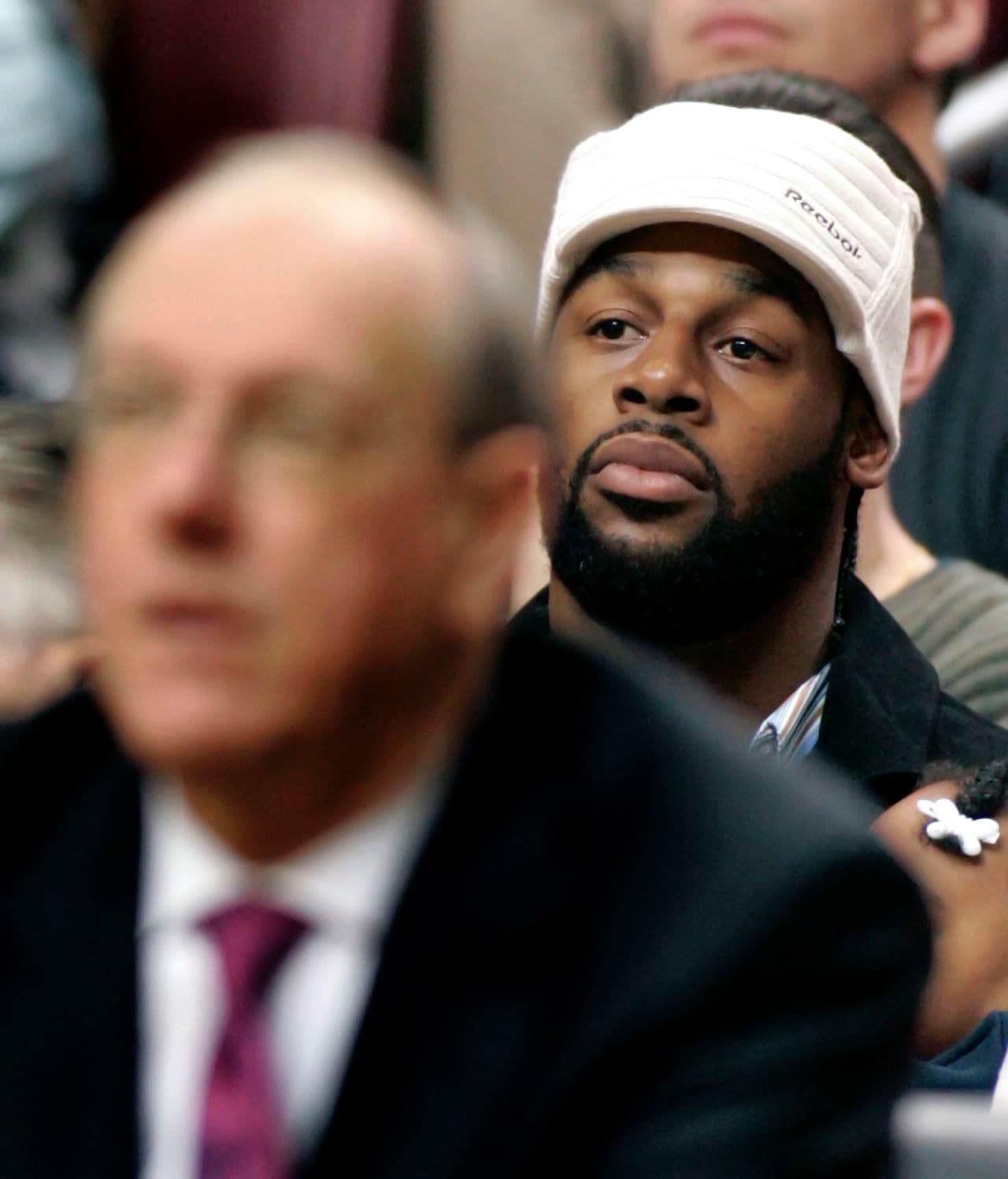 Donovan McNabb (Universidad de Syracuse).- El quarterback que brilló principalmente con los Philadelphia Eagles, Donovan McNabb, jugó dos temporadas como guardia tirador en la Universidad de Syracuse.