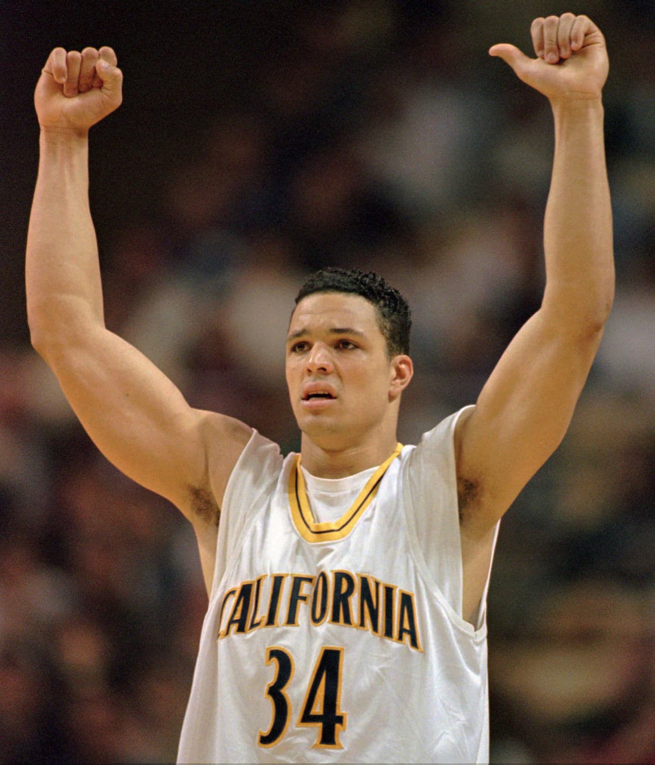 Tony González (Universidad de California).- El futuro miembro del Salón de la Fama, el ex ala cerrada Tony González, promedió 6.8 puntos por juegos con los California Golden Bears y avanzó al Sweet 16 en el Torneo de la NCAA de 1997.