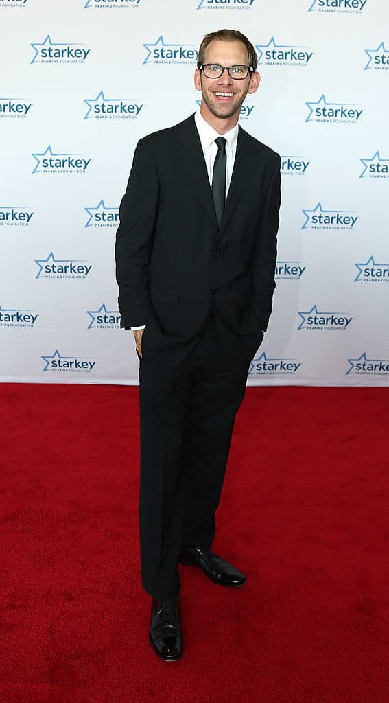 Michael Kutcher es totalmente diferente a su hermano Ashton y el se graduó de la Univerdsidad de Mount Mercy tras recibier su título en administración de empresas y finanzas.