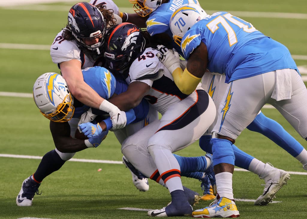 Los Chargers cerrarán la campaña ante los Chiefs y los Broncos harán lo propio ante los Raiders.