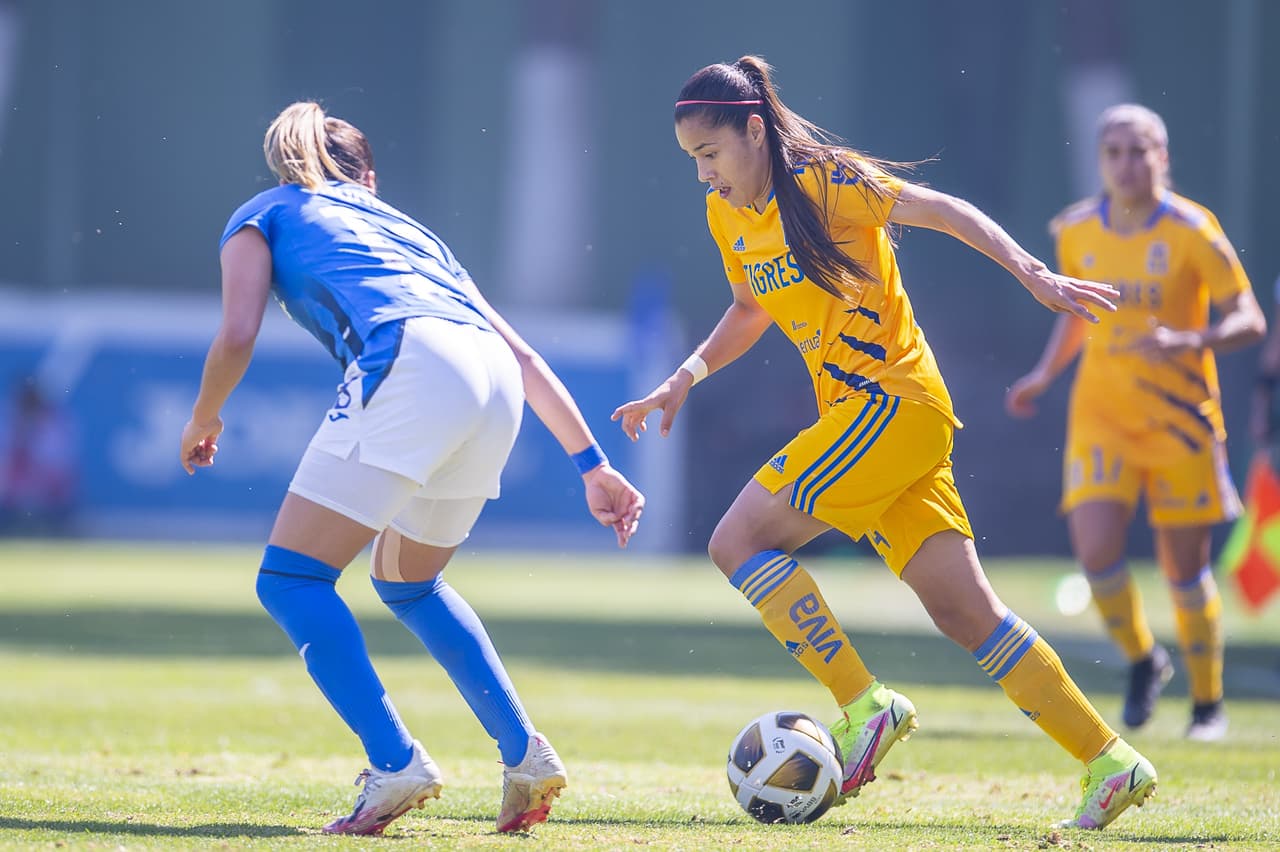 Las Tigres arrancan los cuartos de final con una escandalosa goleada 0-4 sobre Cruz Azul.
