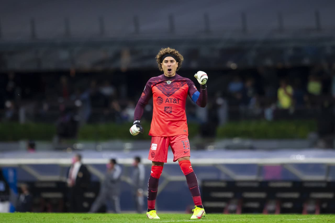 Memo Ochoa fue pieza fundamental para que América mantuviera su arco en ceros tras sus lanzamientos que ahogaron en al menos tres ocasiones el grito de gol de Tigres.