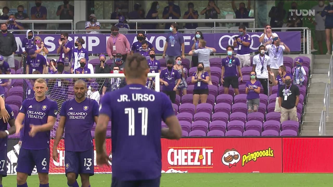 ¡GOOOL! Ocimar de Almeida Junior anota para Orlando City SC.