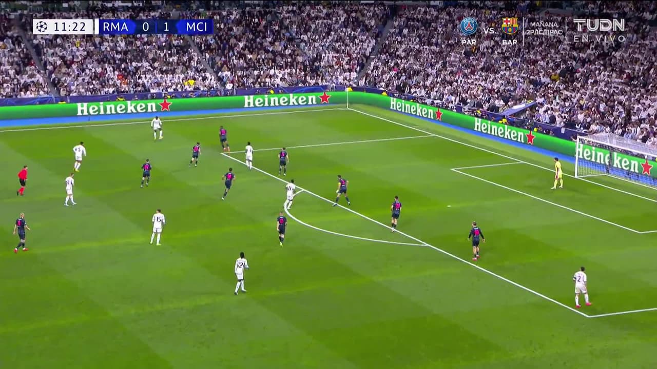 ¡GOL!  anota para Real Madrid. Eduardo Camavinga